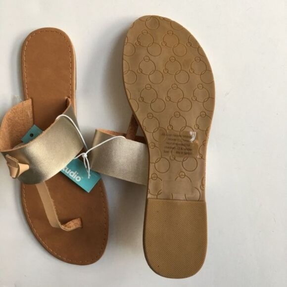 Envision Studio Gold T-Strap Sandals New - Picture 4 of 6